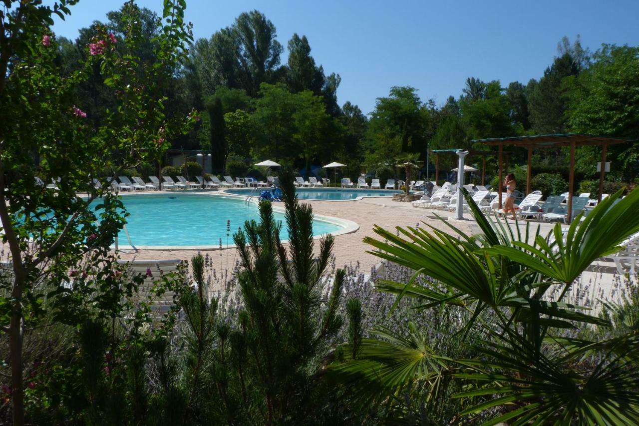 فندق Dauphinفي  Camping L'Eau Vive المظهر الخارجي الصورة